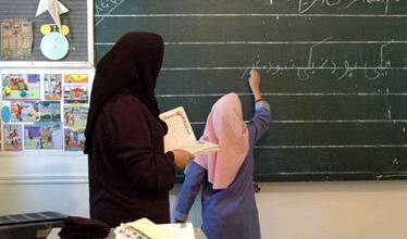 وقتی معلم مبصر می‌شود و "یادگیری" جان می‌دهد/ایران در قعر جدول "زمان آموزش" در جهان