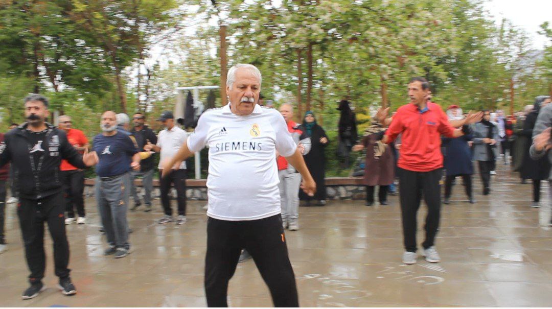 برگزاری همایش بوستان‌های ورزش روزانه در بوستان پدرِ شهر کرمان