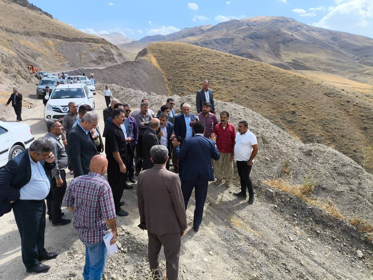 احداث مسیر جدید برای تردد کامیون‌های معادن بالادست سرنجیانه - خبرگزاری آنلاین | اخبار ایران و جهان